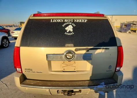 2007 Cadillac Escalade Esv z USA, uszkodzony, nr VIN 1GYFK66847R285175